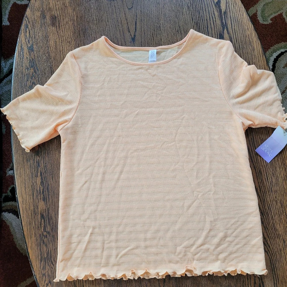 Stars Above Orange Ruffled Hem Cozy T-shirt Size Women's Medium NEW with Tag - Picture 5 of 10